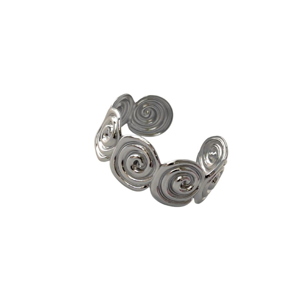 Silver shell bracelet